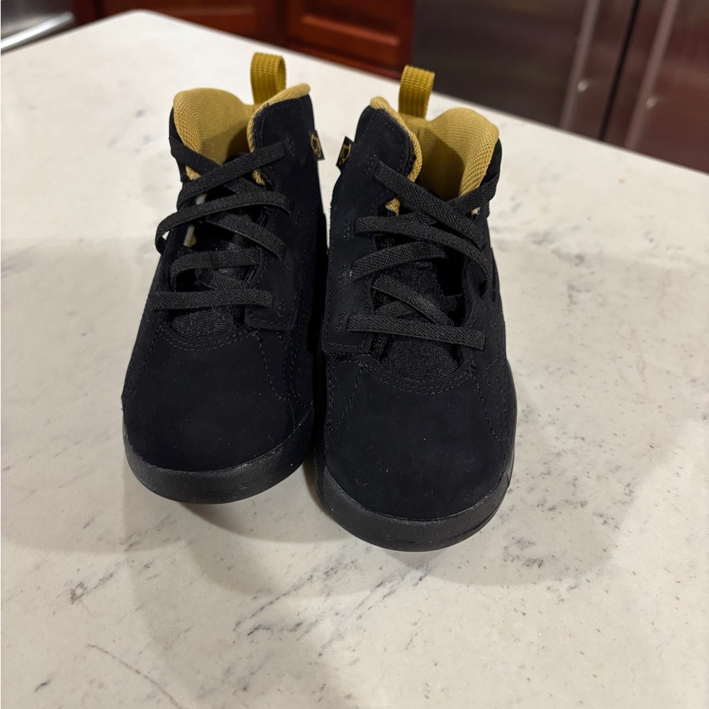 Nike Air Jordan Jumpman MVP Black/ Metallic Gold Toddler Size Sneaker Shoes - Picture 9 of 9